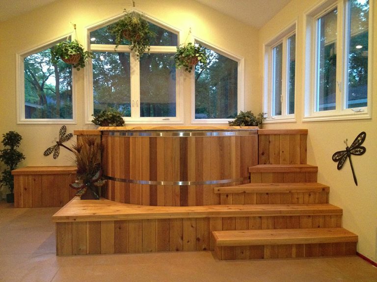 Round Indoor Total Therapy Hot Tub